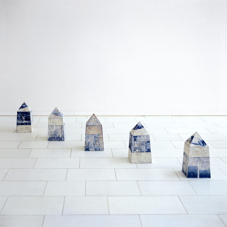 Cathy Fleckstein · Sculptures céramiques · Die fünf Meilensteine